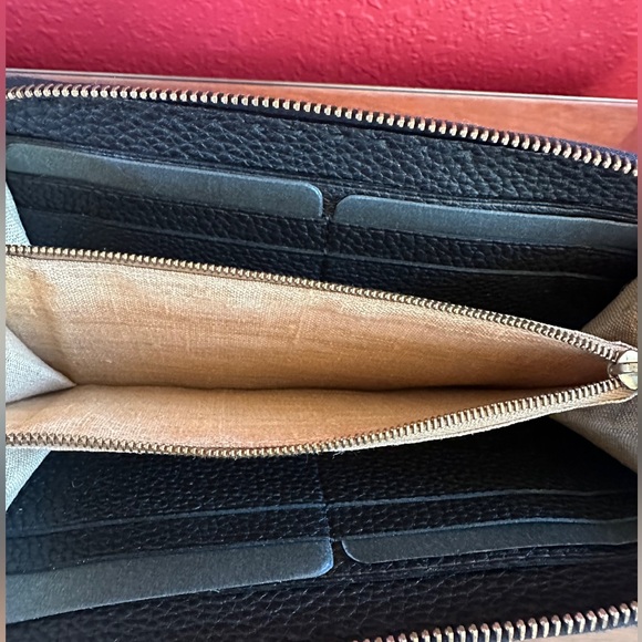 FENDI SELLERIA BLACK PEBBLED LEATHER ZIP AROUND LONG WALLET, NWOT - Picture 3 of 9